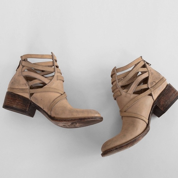 Freebird by Steven Blonde Stair Boot 7 - Picture 10 of 11